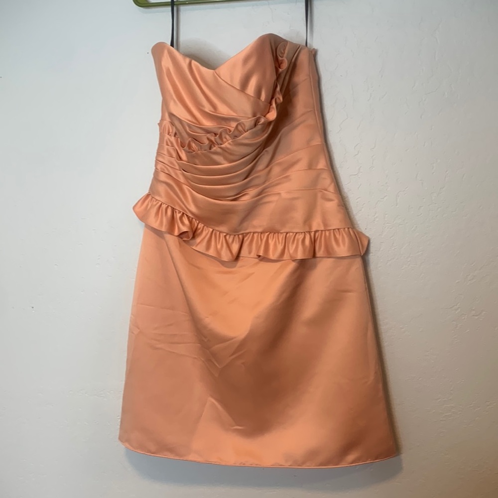 Womens size 10, super cute, short heart shaped formal dress in a pretty peach!